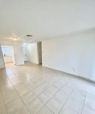 $1,850 | 2521 Emory Drive West, Unit F, West Palm Beach, FL 33415