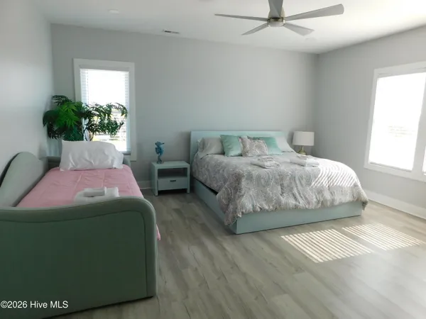 $3,000 | 142 South Ferry Dock Road, Unit C, Harkers Island, NC 28531