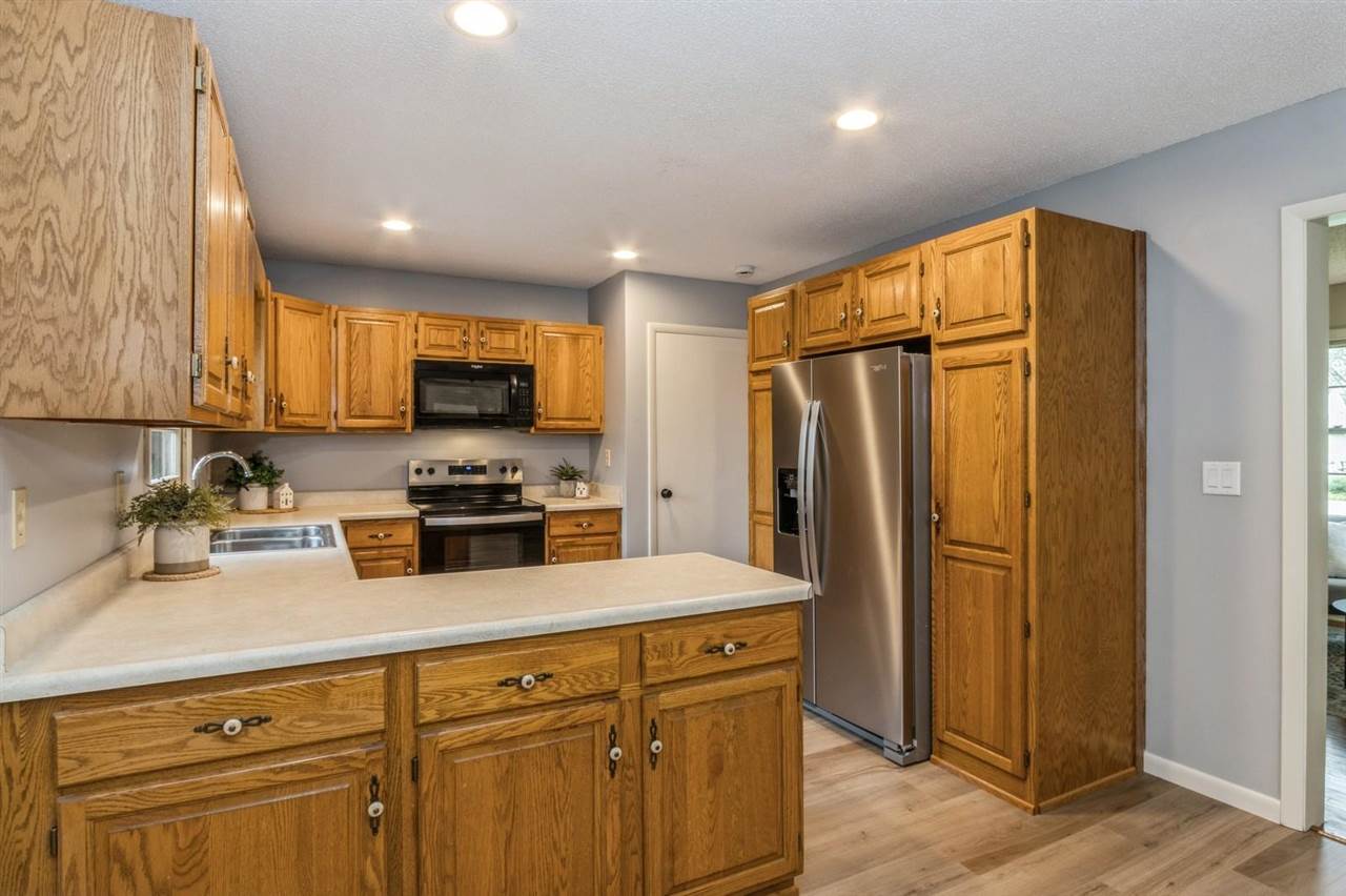 303 2nd Street Hills, IA 52235 - Photo 12 of 35 Gallery Image 12