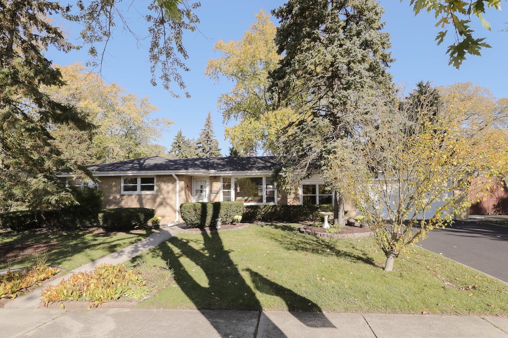 404 East Taylor Road Lombard, IL 60148 - Photo 1 of 41 Gallery Image 1