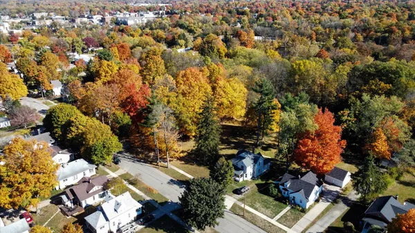 $249,900 | 413 South St Joseph Avenue, Niles, MI 49120