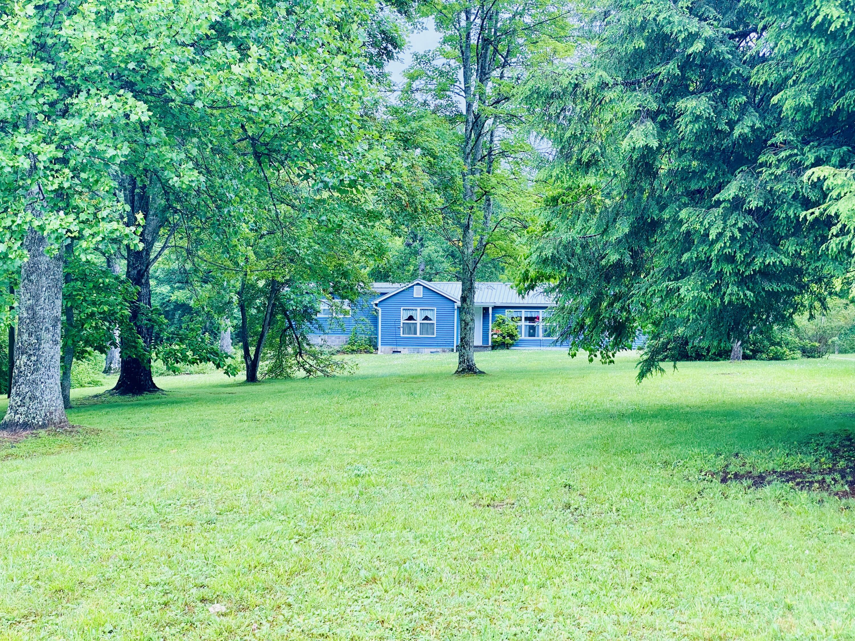 404 Fredonia Road Crossville, TN 38571 - Photo 3 of 20 IMG_6679