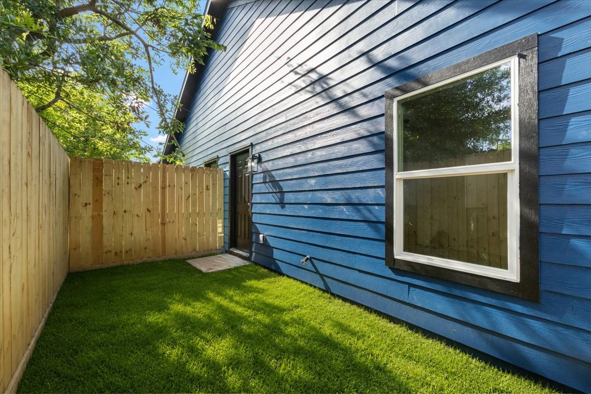 5106 Pershing Street Houston, TX 77033 - Photo 25 of 25
