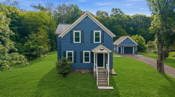 $515,000 | 286 Blackstone Street, Uxbridge, MA 01569