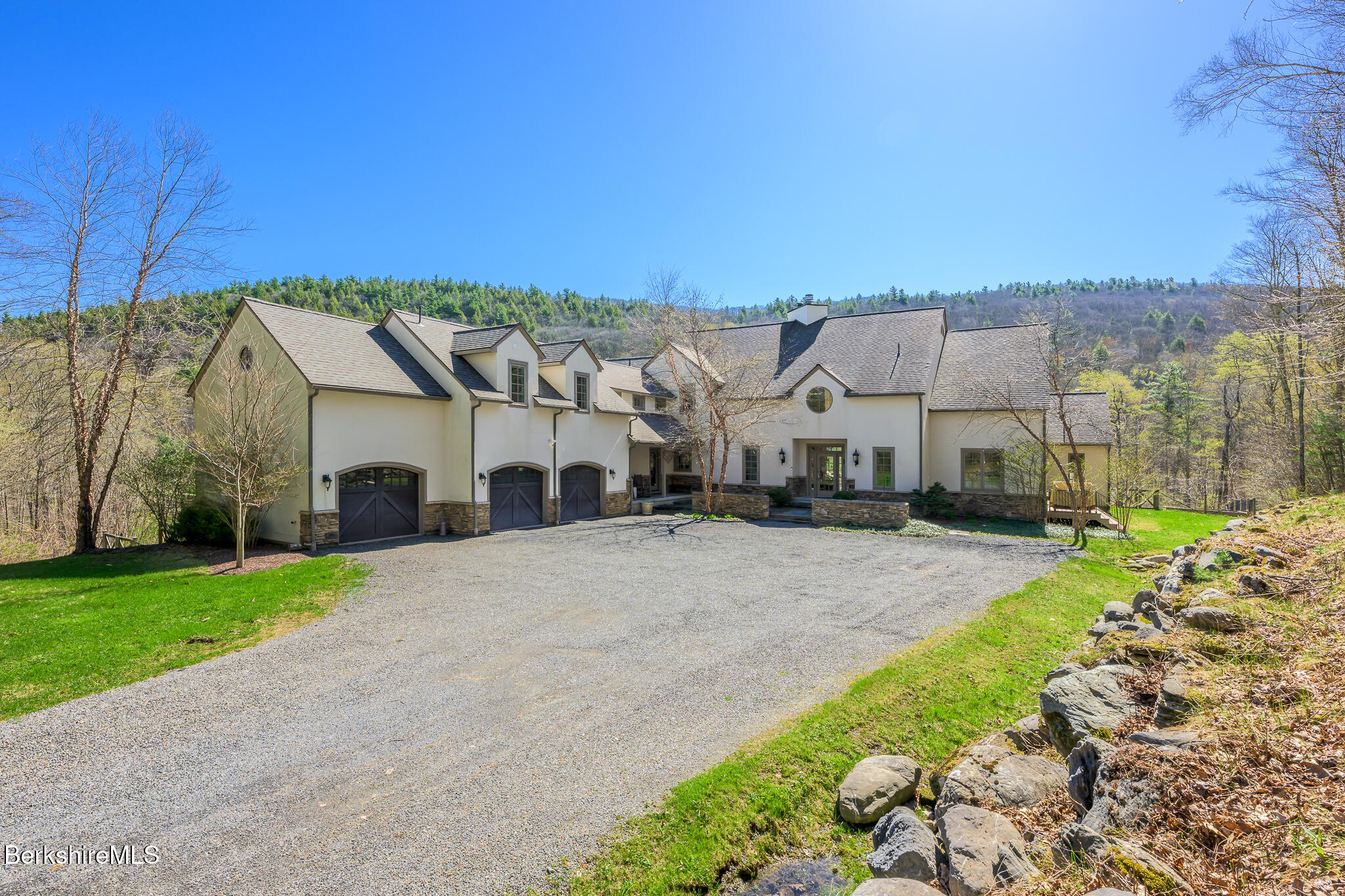 83 Maple Hill Road West Stockbridge, MA 01266 - Photo 4 of 86 Front facade