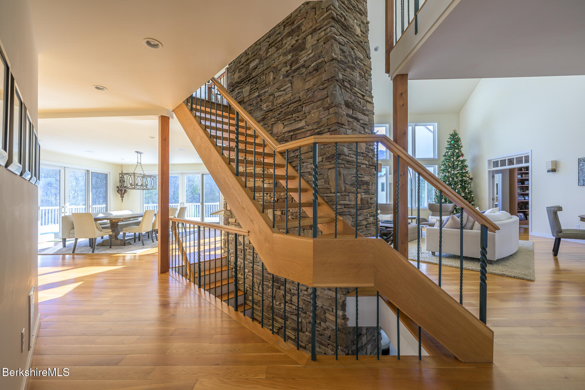 83 Maple Hill Road West Stockbridge, MA 01266 - Photo 41 of 86 Stairway