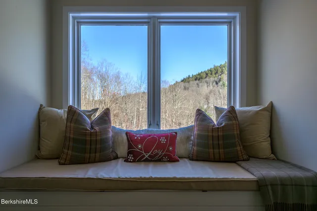 $3,325,000 | 83 Maple Hill Road, West Stockbridge, MA 01266