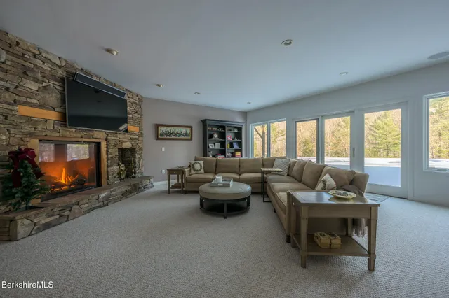 $3,325,000 | 83 Maple Hill Road, West Stockbridge, MA 01266