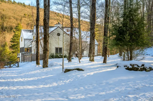 $3,325,000 | 83 Maple Hill Road, West Stockbridge, MA 01266