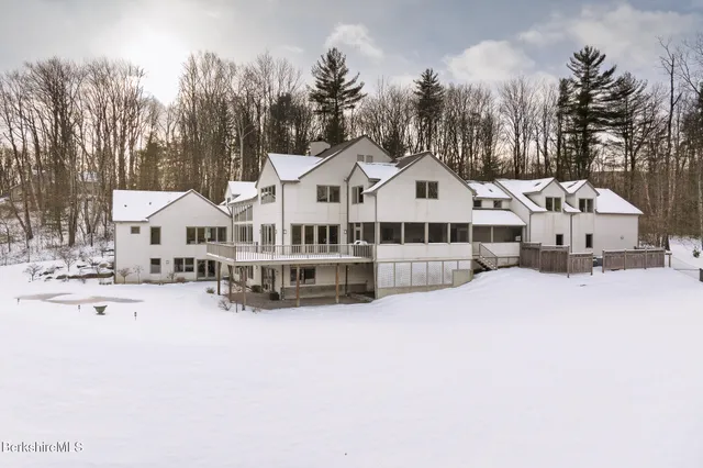 $3,325,000 | 83 Maple Hill Road, West Stockbridge, MA 01266