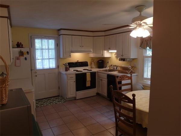 46 Allen Street Walpole, MA 02081 - Photo 5 of 17 Gallery Image 5