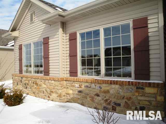 1633 Rhinelander Court Davenport, IA 52804 - Photo 2 of 12 Gallery Image 2