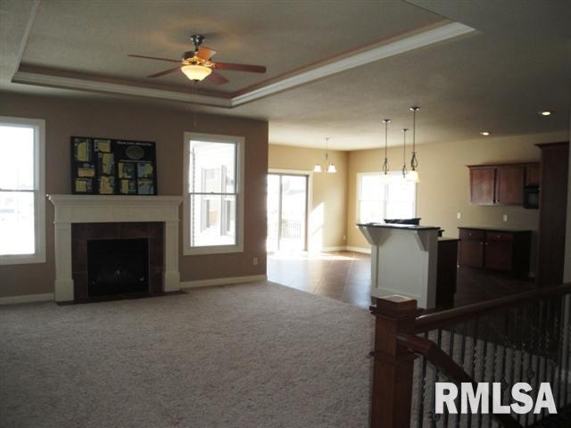 1633 Rhinelander Court Davenport, IA 52804 - Photo 4 of 12 Gallery Image 4