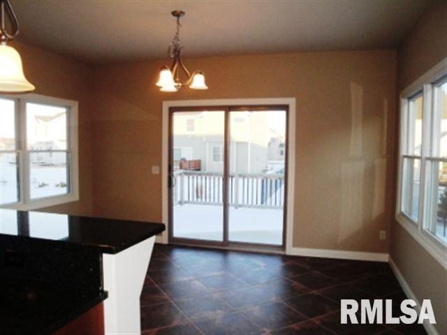 1633 Rhinelander Court Davenport, IA 52804 - Photo 5 of 12 Gallery Image 5