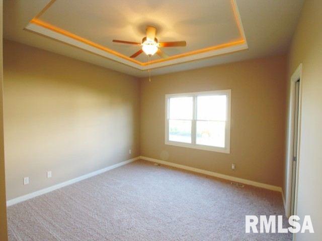 1633 Rhinelander Court Davenport, IA 52804 - Photo 10 of 12 Gallery Image 10