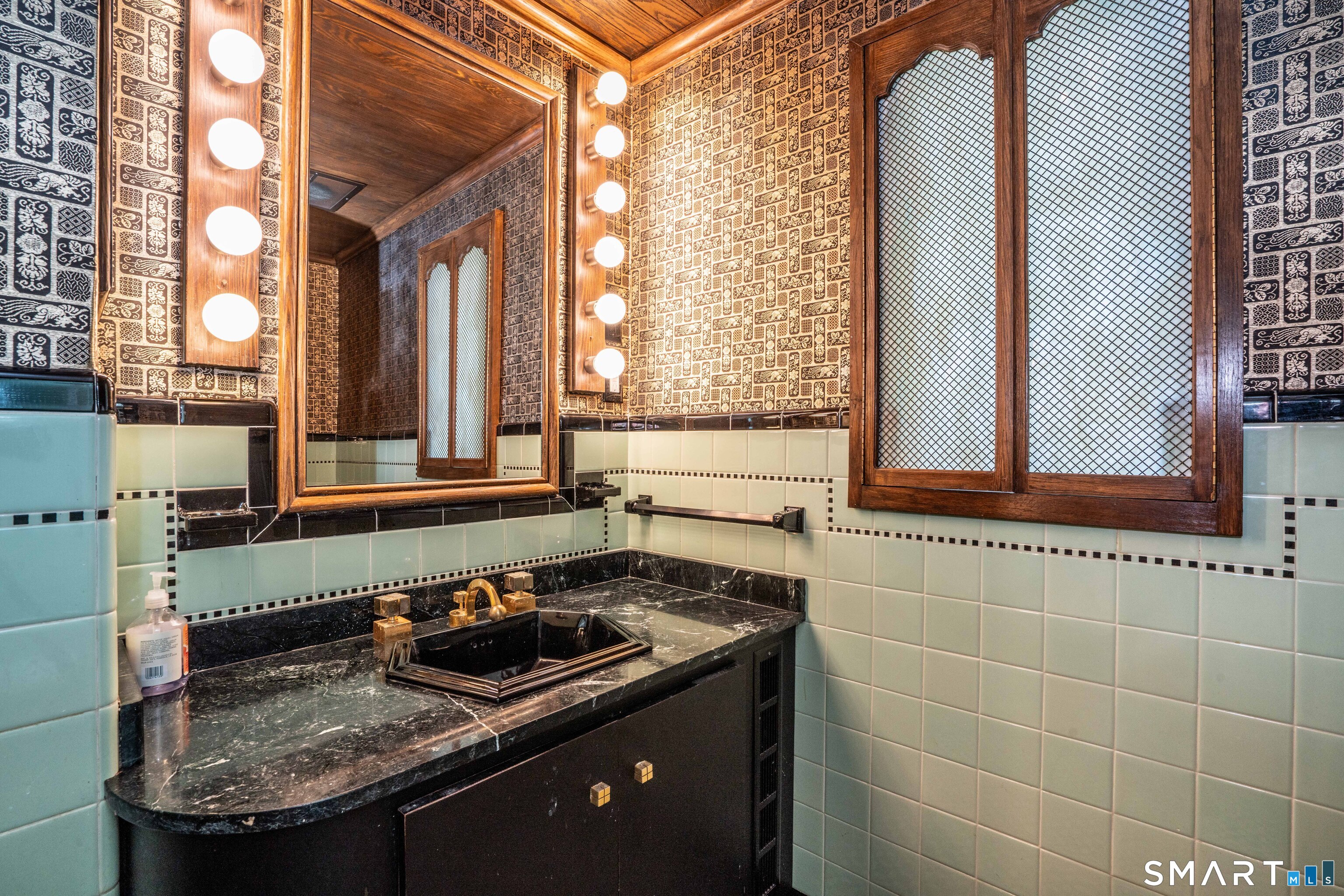 144 Haynes Road West Hartford, CT 06117 - Photo 13 of 32 Gallery Image 13