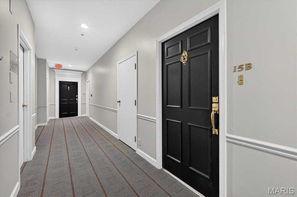 816 South Hanley Road, Unit 15B Clayton, MO 63105 - Photo 2 of 48