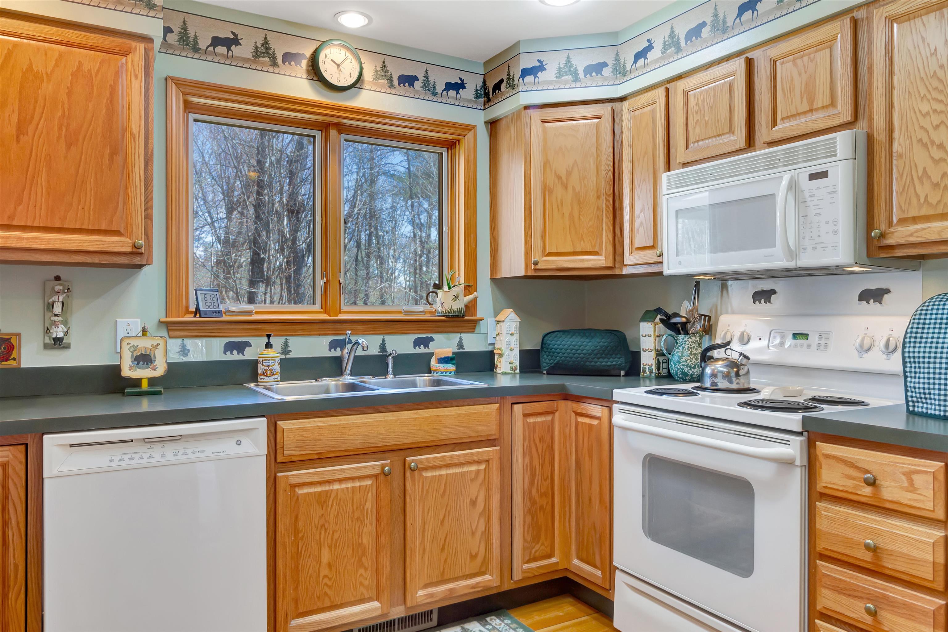 1229 Sheldon Hill Road Wardsboro, VT 05360 - Photo 10 of 44