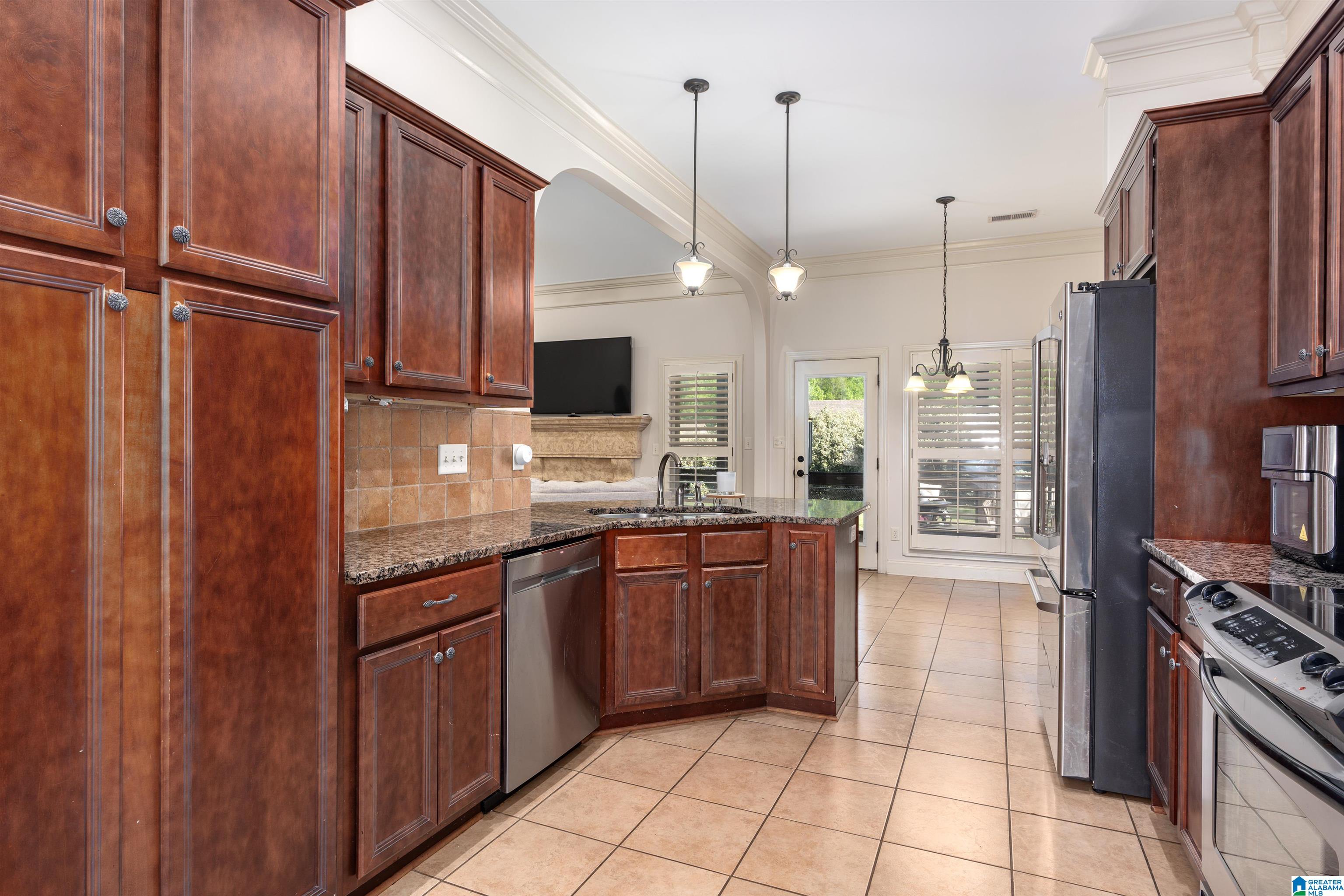 254 Strathaven Lane Pelham, AL 35124 - Photo 7 of 29