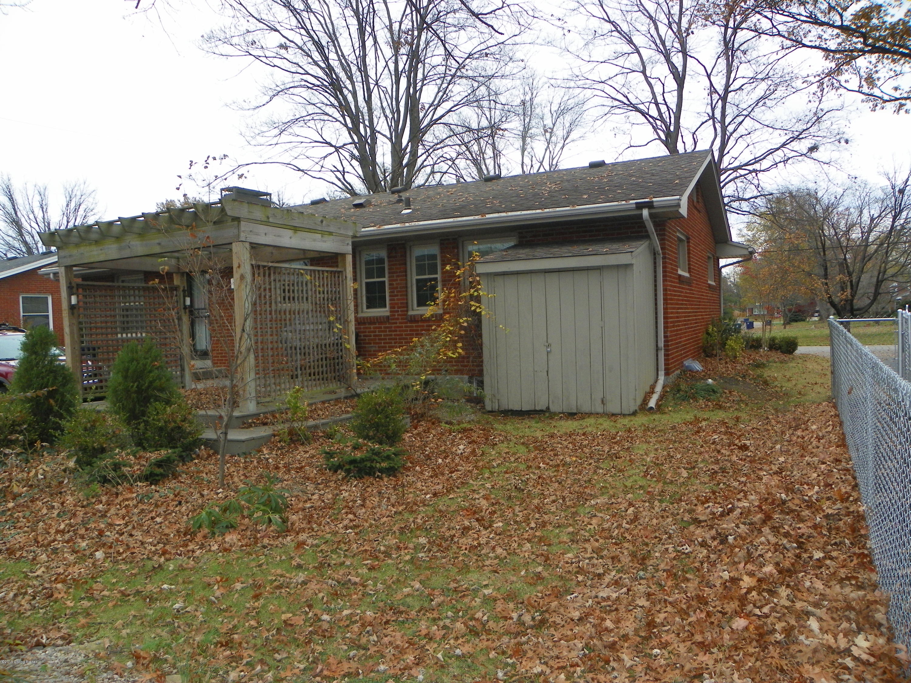 808 Stivers Road Louisville, KY 40207 - Photo 4 of 27 006