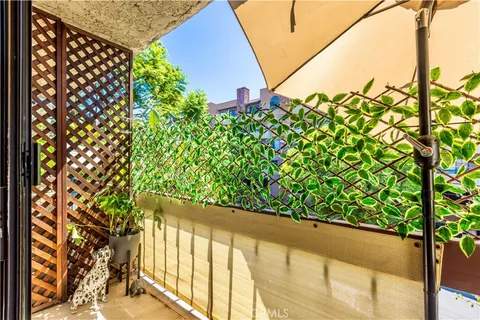 $579,000 | 1735 North Fuller Avenue, Unit 445, Los Angeles, CA 90046