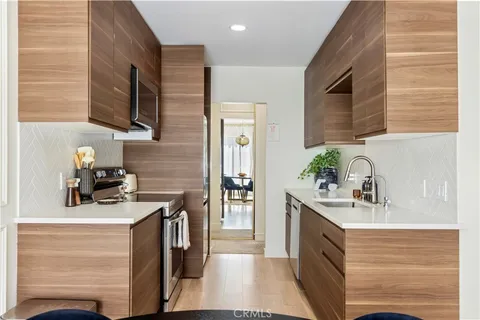 $579,000 | 1735 North Fuller Avenue, Unit 445, Los Angeles, CA 90046