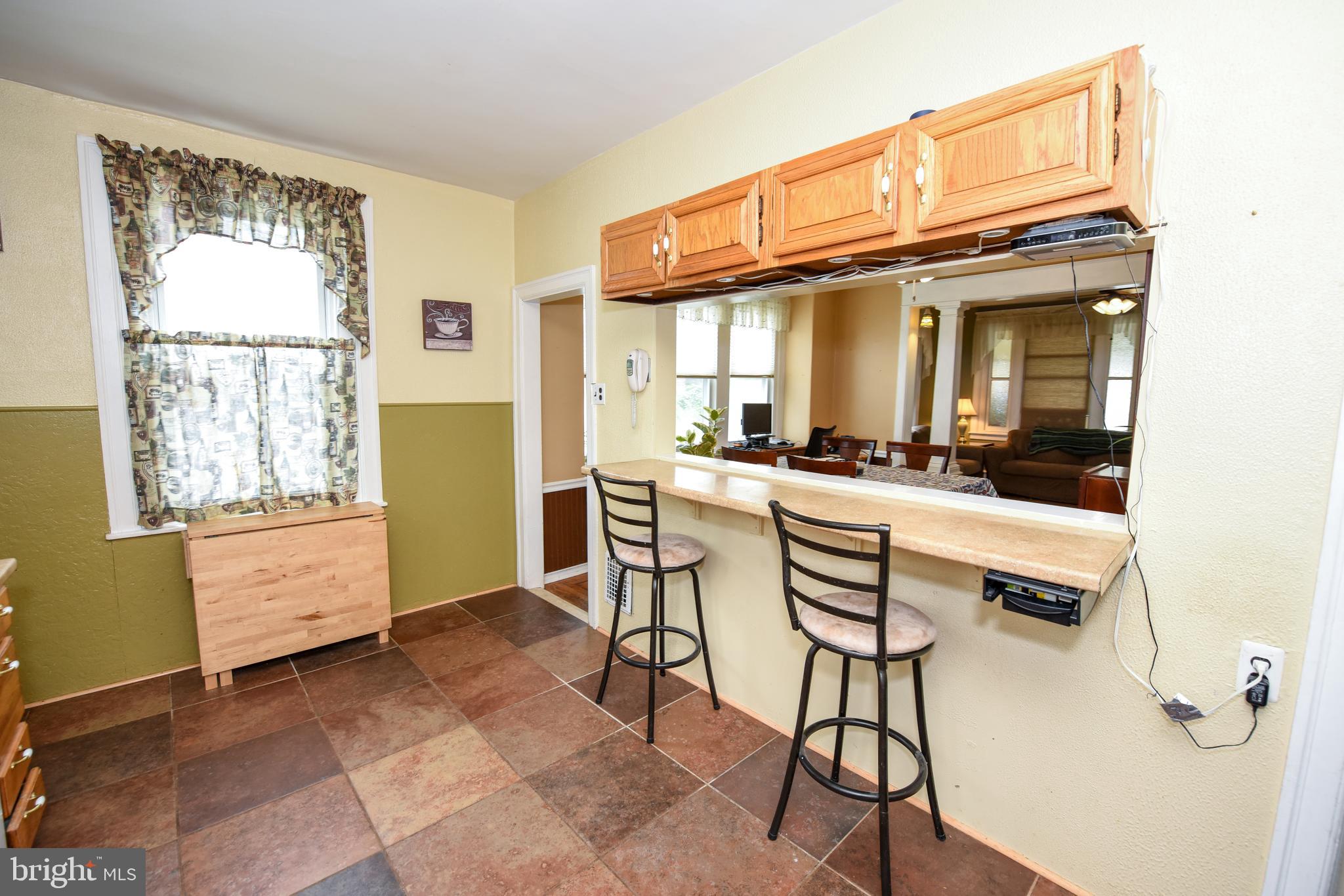 7340 Dungan Road Philadelphia, PA 19111 - Photo 21 of 38 Kitchen /Breakfast Bar