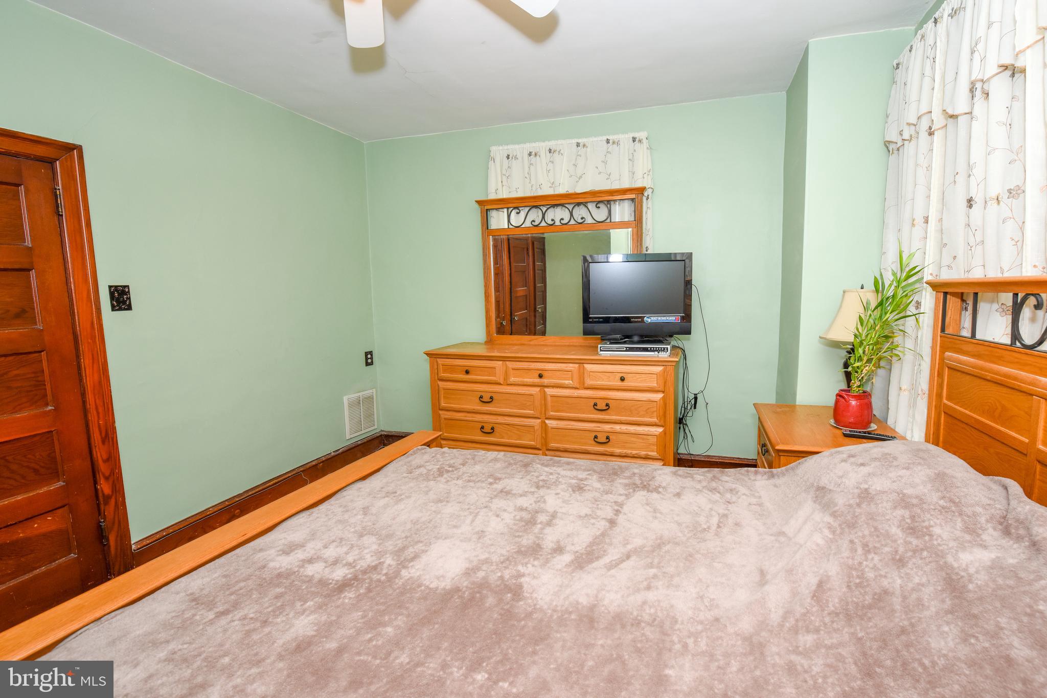 7340 Dungan Road Philadelphia, PA 19111 - Photo 24 of 38 Master Bedroom