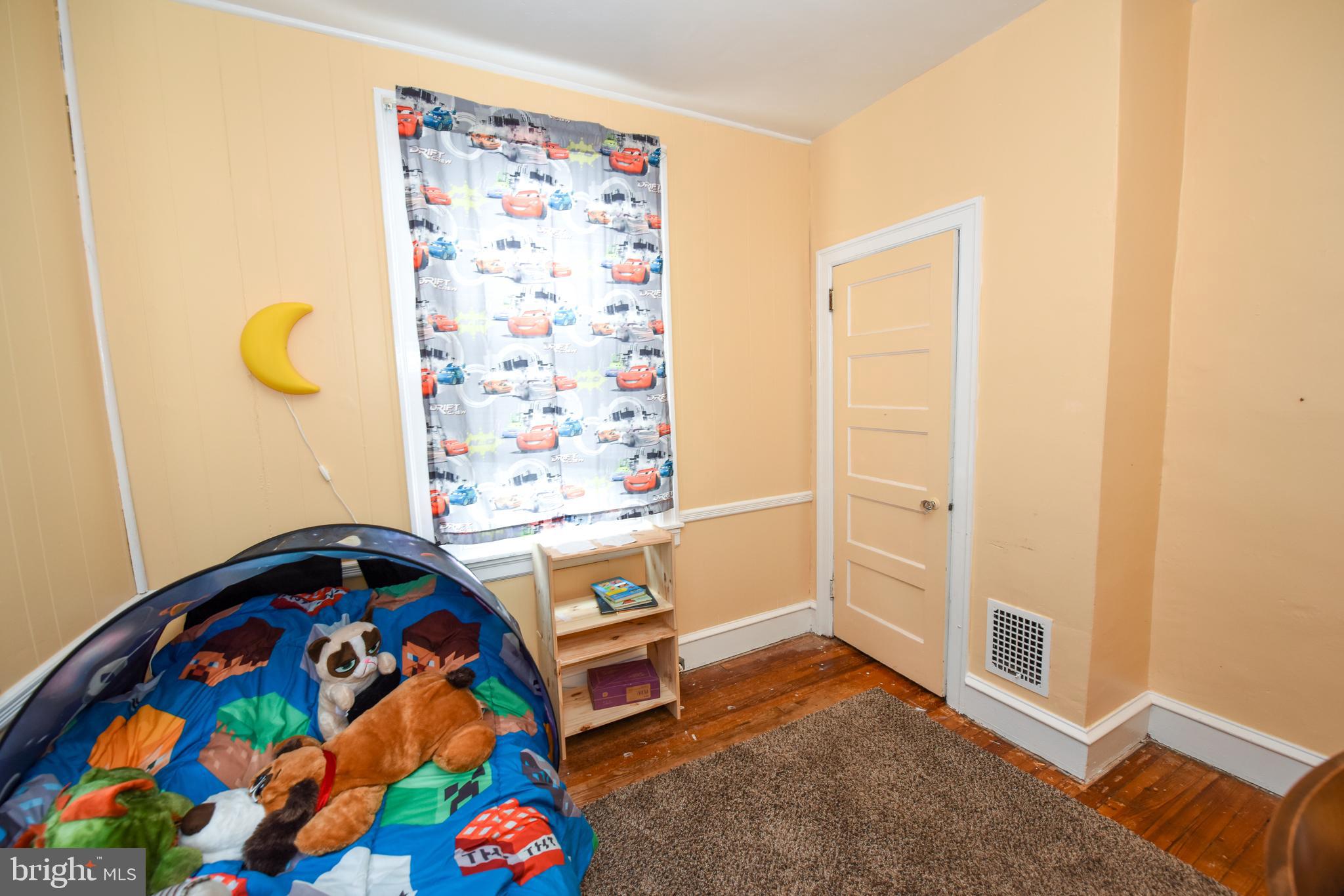 7340 Dungan Road Philadelphia, PA 19111 - Photo 33 of 38 2nd Bedroom