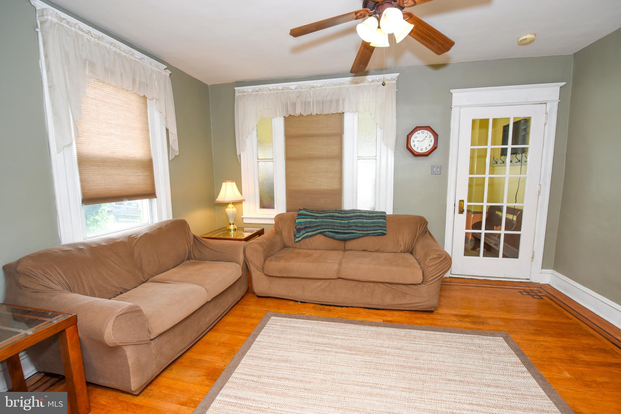 7340 Dungan Road Philadelphia, PA 19111 - Photo 7 of 38 Living Room