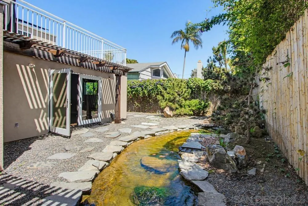 545 Bonair Way La Jolla, CA 92037 - Photo 52 of 57 a view of a house with backyard and porch