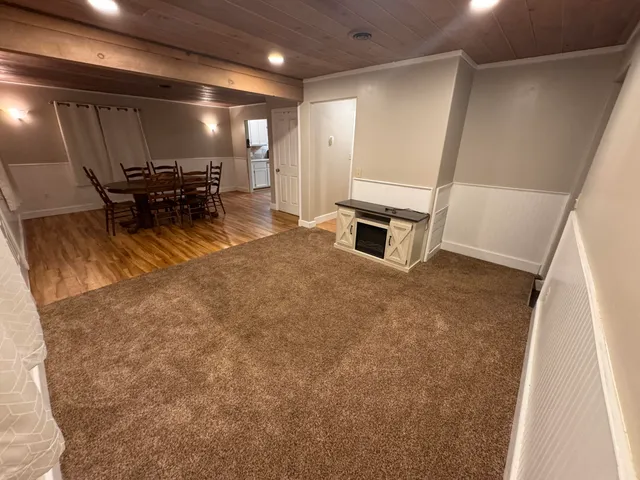 a view of a livingroom with furniture