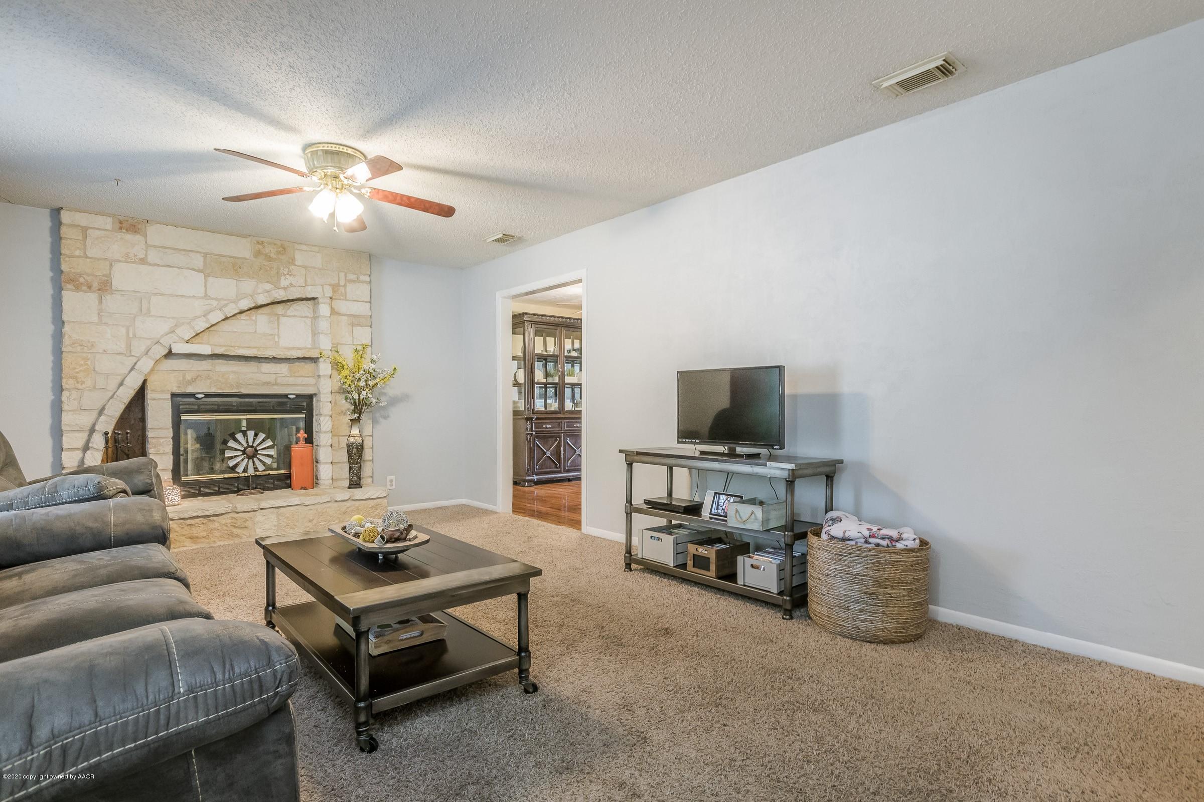3509 South Rusk Street Amarillo, TX 79109 - Photo 3 of 20 003_Living Room