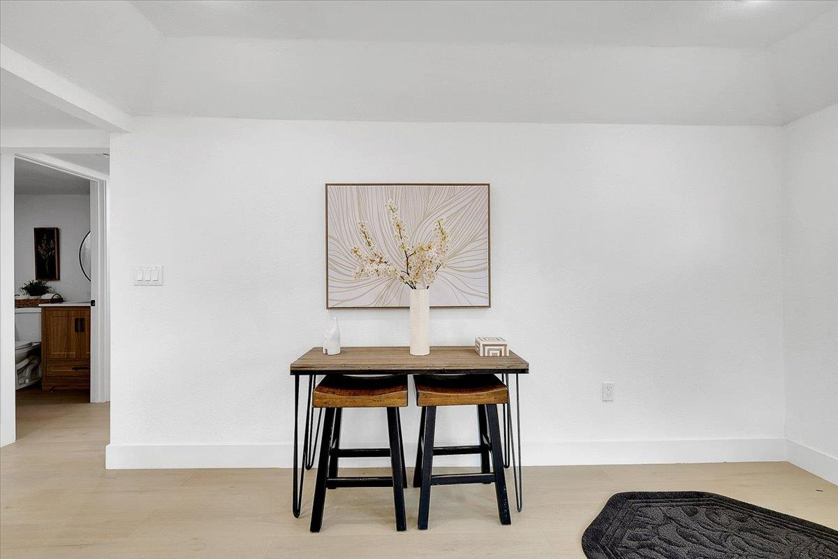 5620 Arboga Road Olivehurst, CA 95961 - Photo 14 of 42 a workspace with furniture and window