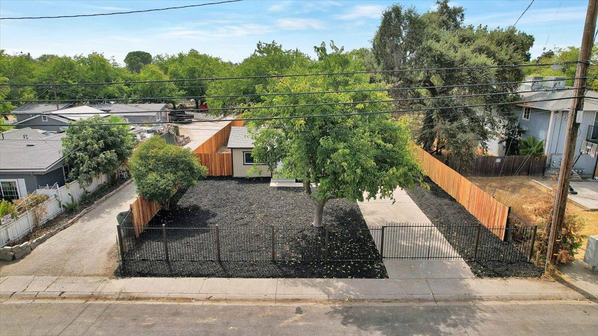 5620 Arboga Road Olivehurst, CA 95961 - Photo 34 of 42 a view of a house with a yard