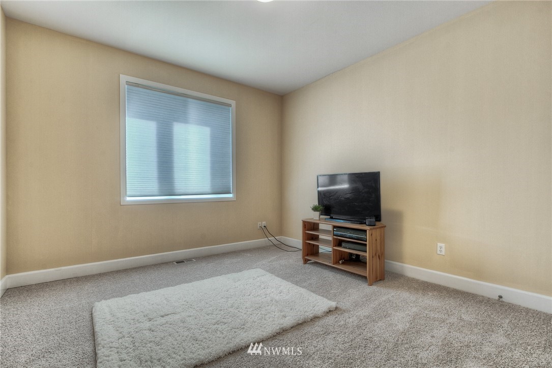 5357 Northeast 4th Court Renton, WA 98059 - Photo 6 of 25