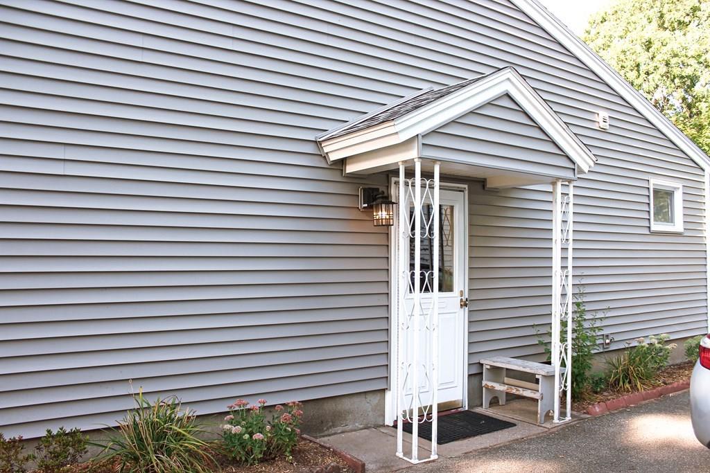 163 Bridle Path Road Springfield, MA 01118 - Photo 4 of 28