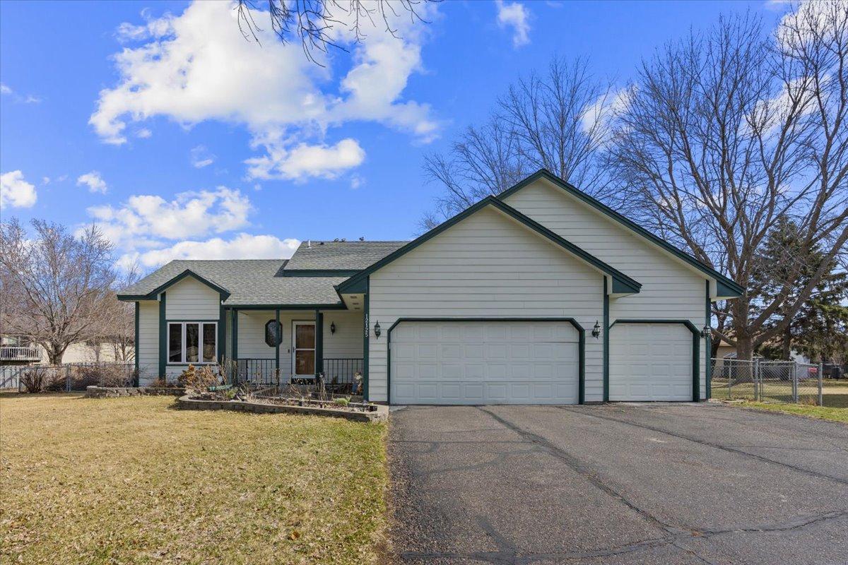12125 Aztec Street Northwest Coon Rapids, MN 55433 - Photo 2 of 35