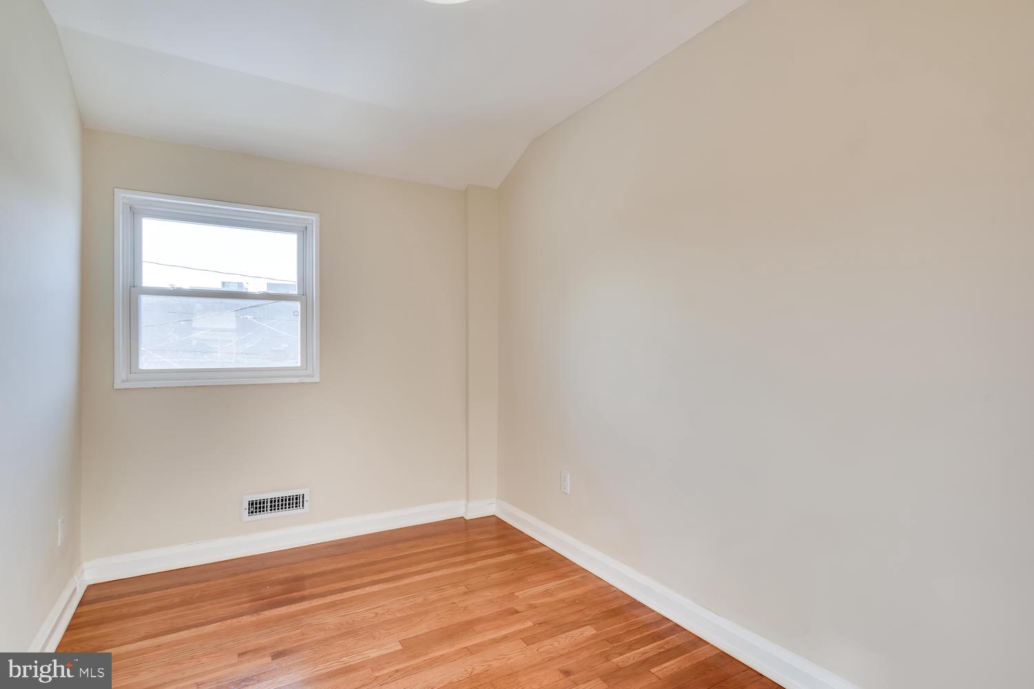 939 Southridge Road Baltimore, MD 21228 - Photo 17 of 27