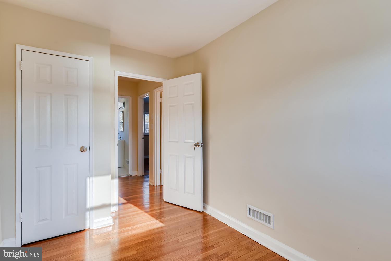 939 Southridge Road Baltimore, MD 21228 - Photo 18 of 27