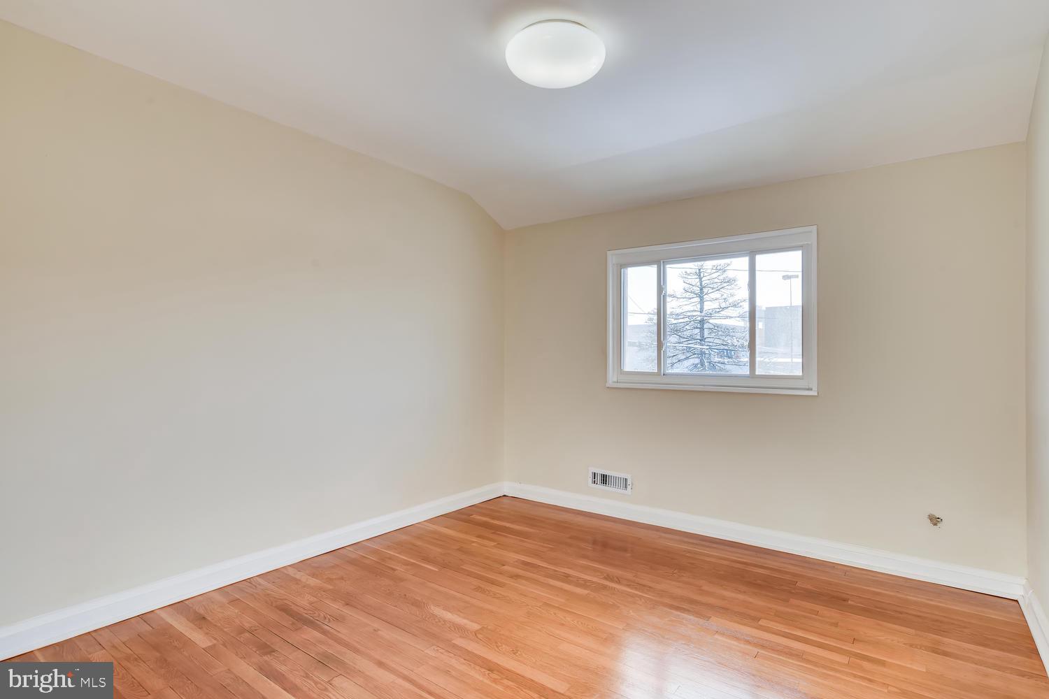 939 Southridge Road Baltimore, MD 21228 - Photo 19 of 27