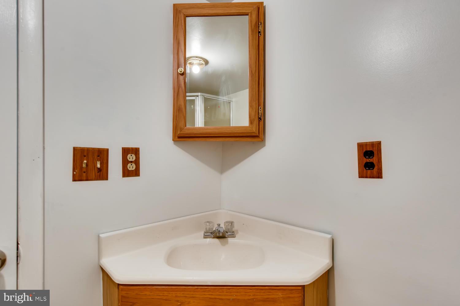 939 Southridge Road Baltimore, MD 21228 - Photo 23 of 27