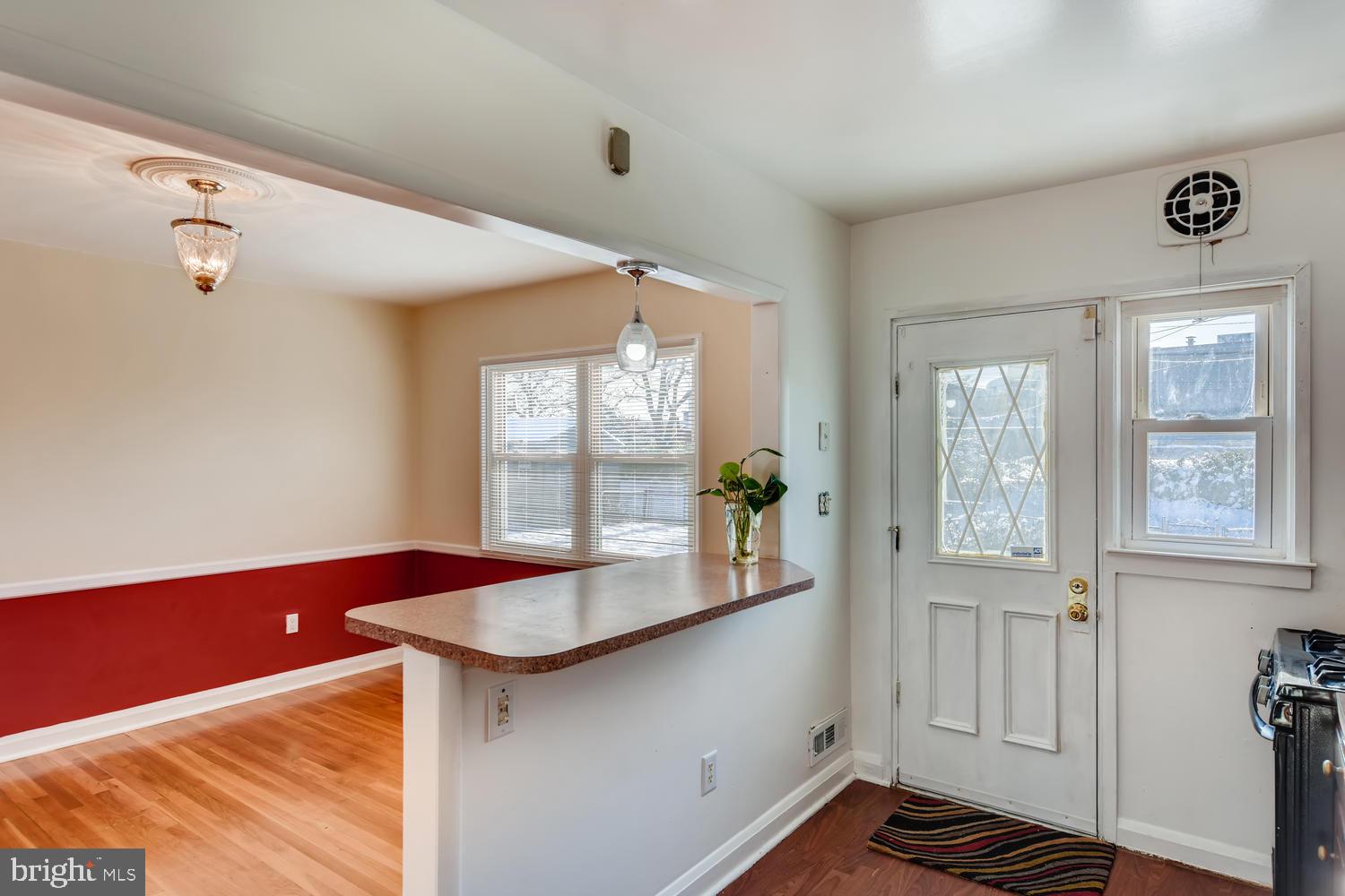 939 Southridge Road Baltimore, MD 21228 - Photo 8 of 27