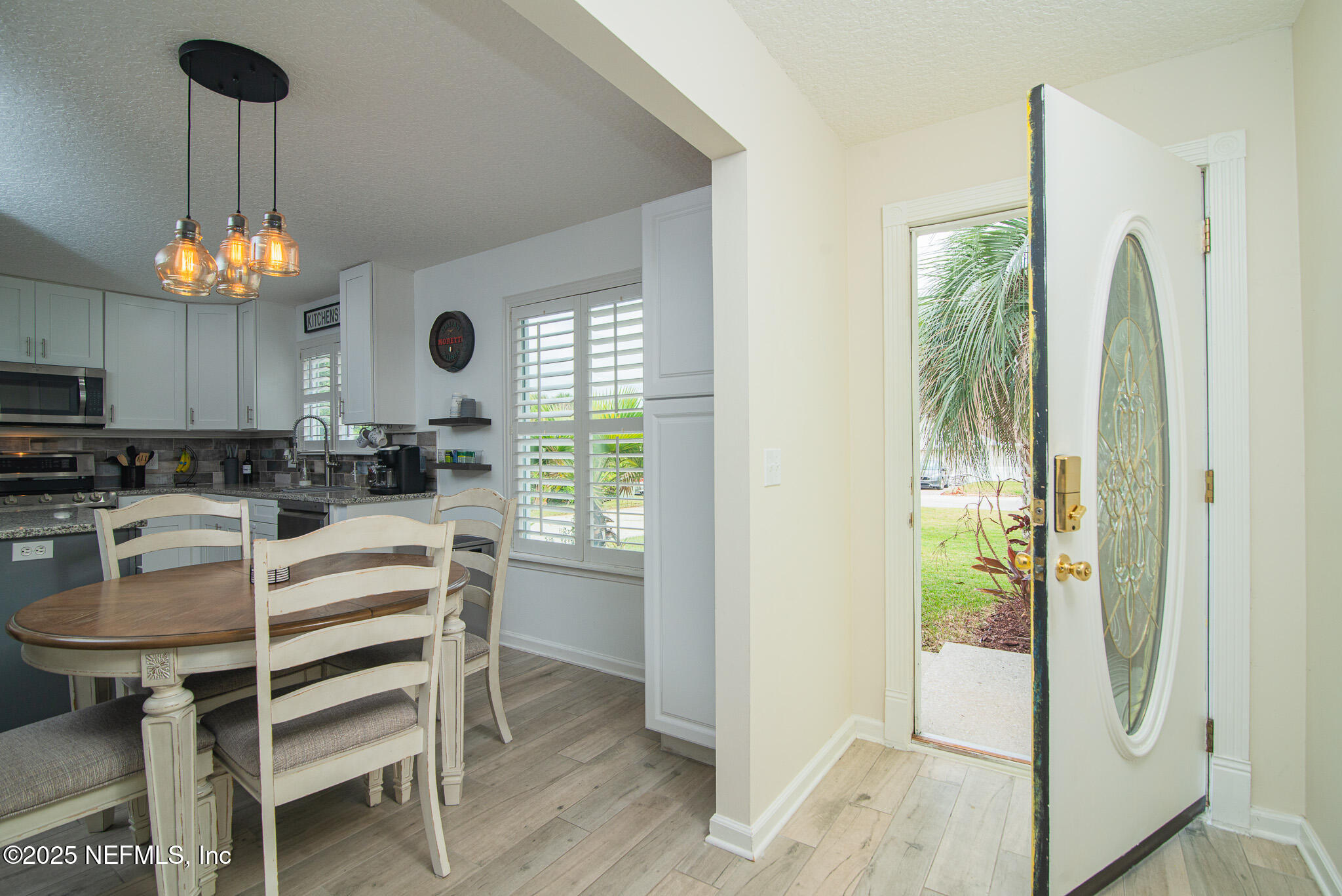 4434 Port Arthur Road Jacksonville, FL 32224 - Photo 4 of 42 Light, bright entry!