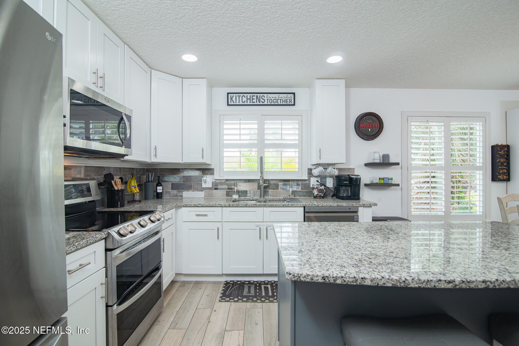 4434 Port Arthur Road Jacksonville, FL 32224 - Photo 8 of 42 Host the holidays!