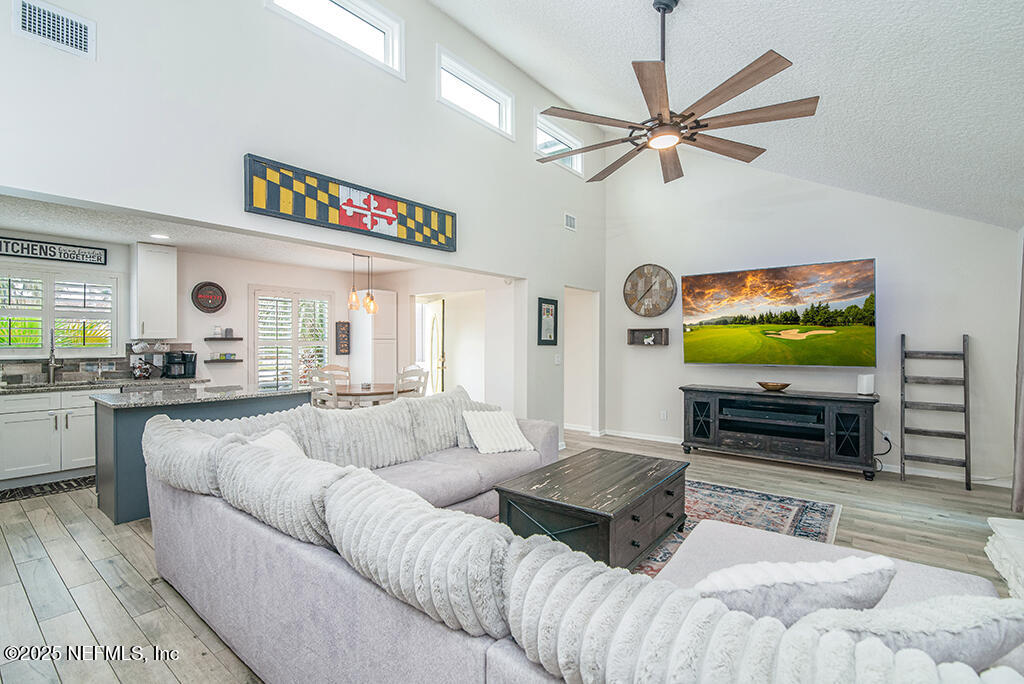 4434 Port Arthur Road Jacksonville, FL 32224 - Photo 9 of 42 GREAT (room) idea!