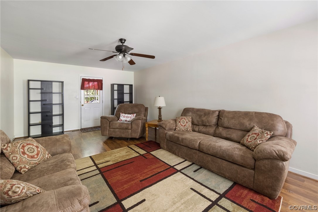 13637 Decidedly Court Midlothian, VA 23112 - Photo 4 of 25 a living room with furniture