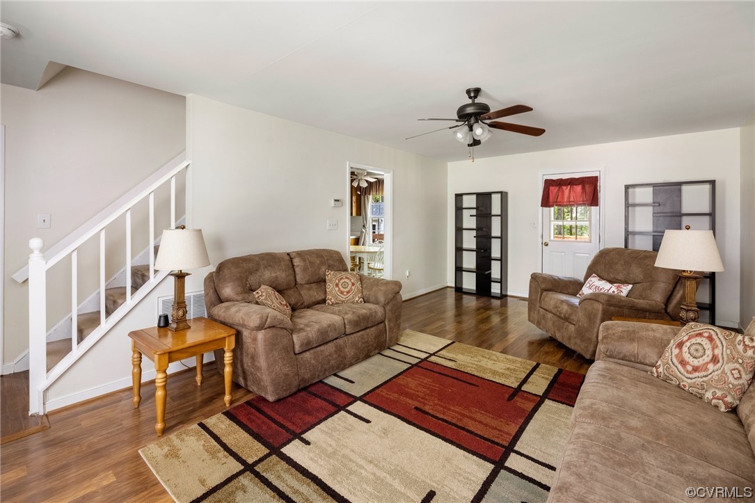 13637 Decidedly Court Midlothian, VA 23112 - Photo 5 of 25 a living room with furniture