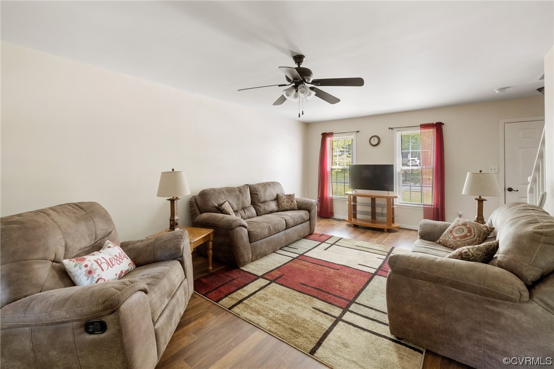 13637 Decidedly Court Midlothian, VA 23112 - Photo 6 of 25 a living room with furniture and a flat screen tv