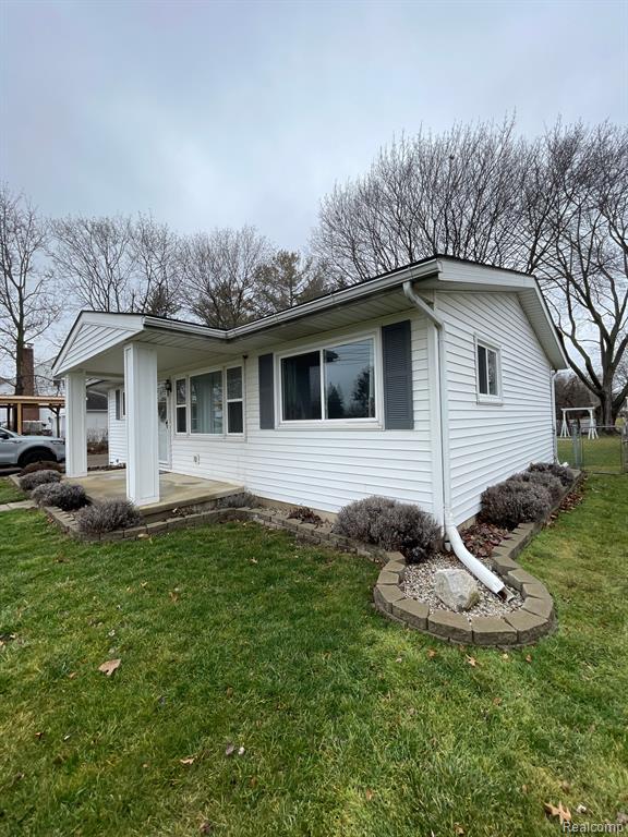 5424 East Albain Road Monroe, MI 48161 - Photo 4 of 36